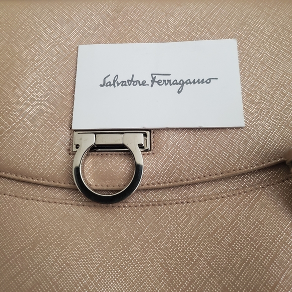 Salvatore Ferragamo Gancini Handbag. - Picture 3 of 16
